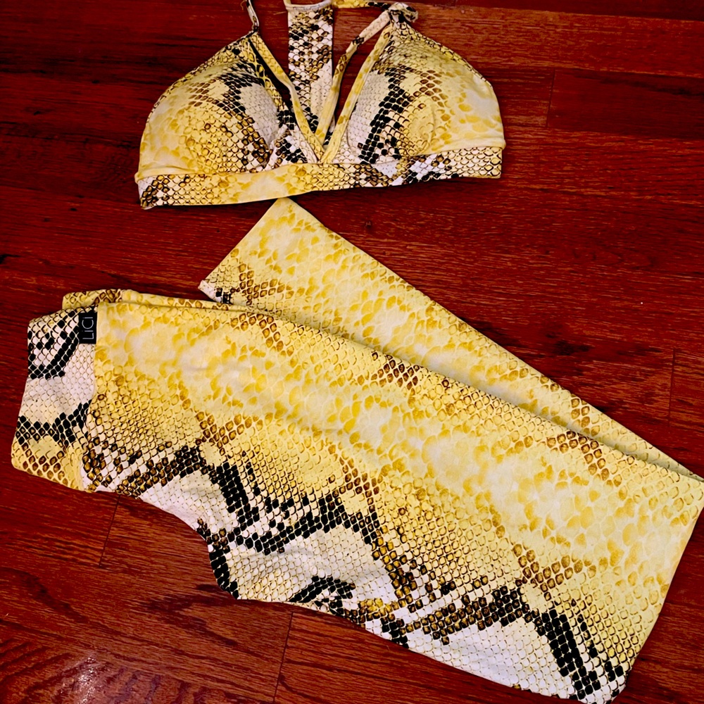 Lici fit snake print leggings set